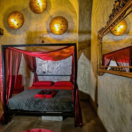 Black Hole Rooms Catania-Fontanarossai nemzetközi repülőtér Kültér fotó