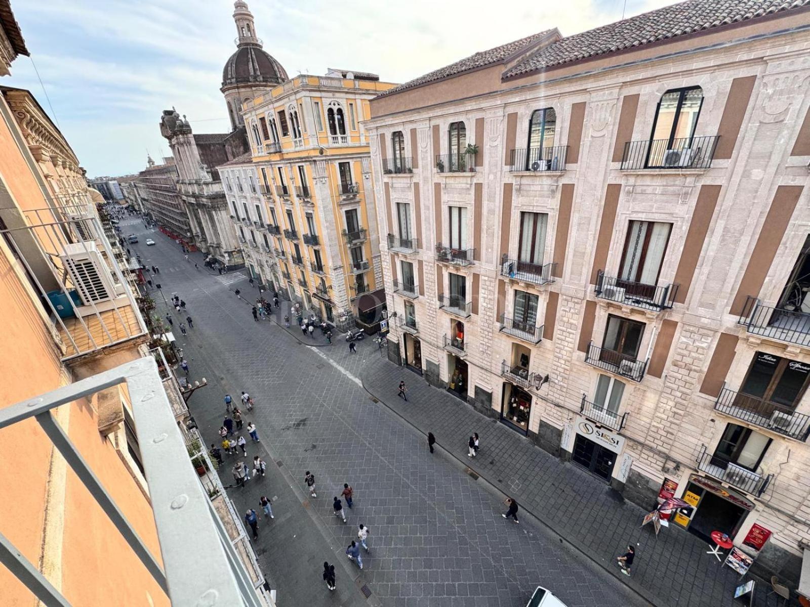 Black Hole Rooms Catania-Fontanarossai nemzetközi repülőtér Kültér fotó